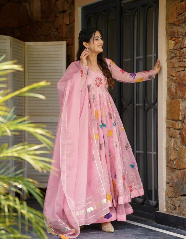 Regal Blush Luxe Aura