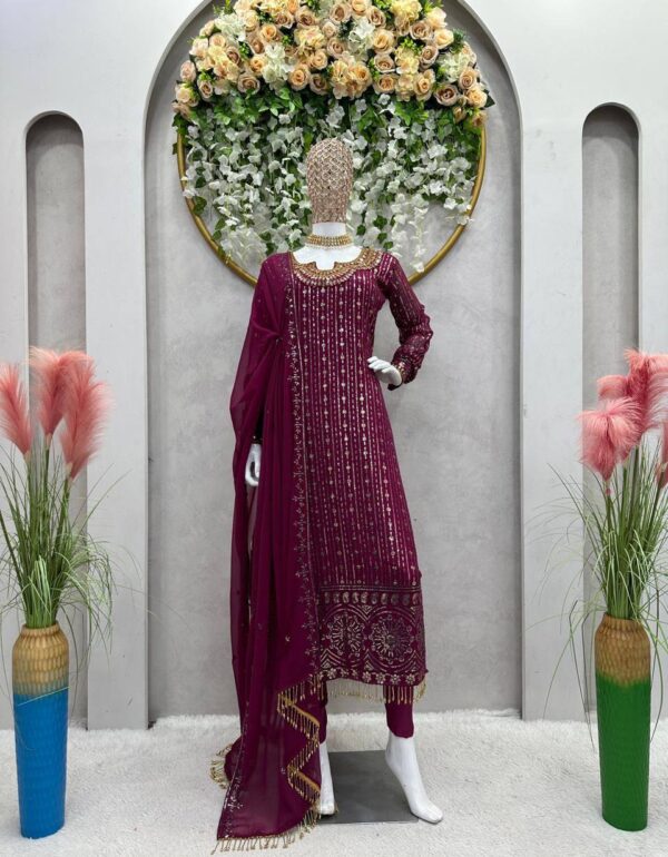 Regal Intricate Ensemble: Kurti, Trousers & Luxe Dupatta