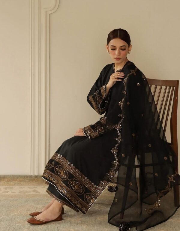 Regal Noir Luxe with Gilded Touches