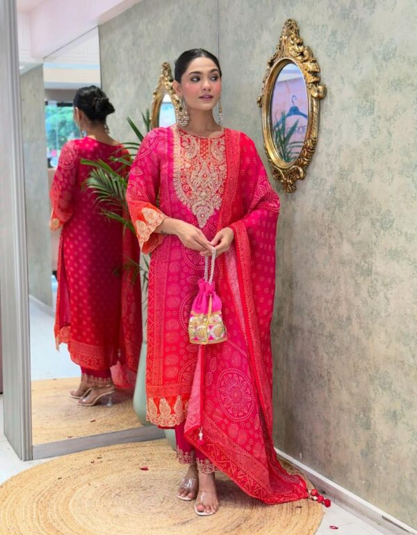 Regal Chinon Silk Festive Set