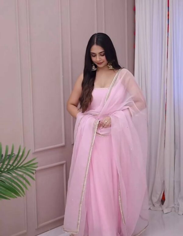 Mahak Gulabi Grace Suit Set