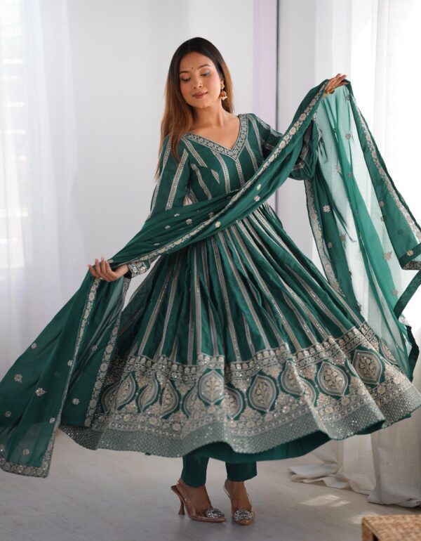 Rangrez Royale Classic Charm Anarkali Set