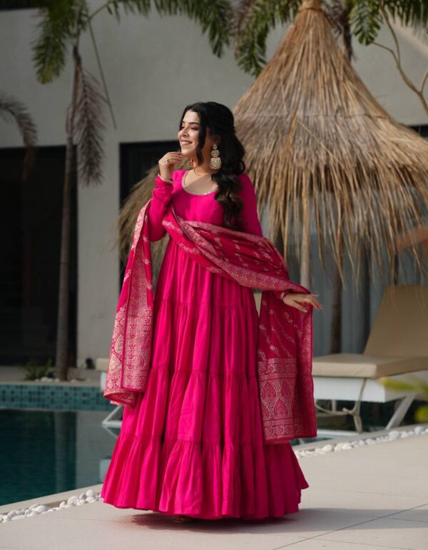 Roohani Designer Romansilk Chanderi Beautifull Anarkali