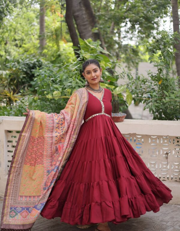 Samaira PRODUCT DETAILS :Festive Glow Designer Tiered Anarkali Gown with Heritage Print Dupatta