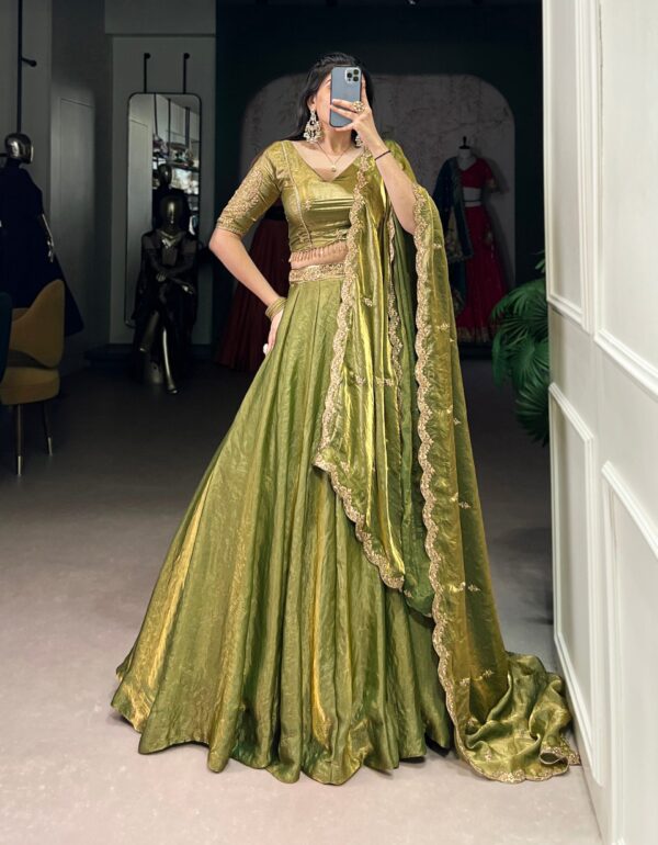 Rang-e-Mehal – A Royal Symphony of Silk Lehenga Choli