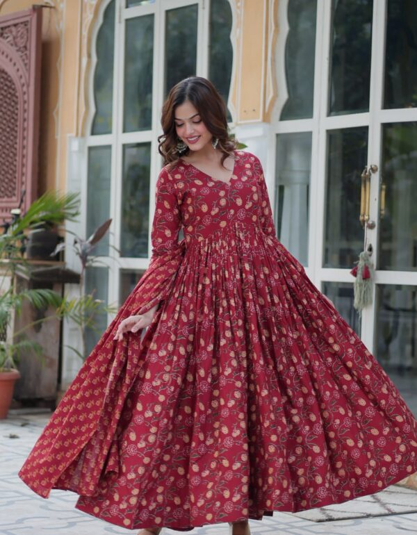 Ishita Grace In Vibrant Pure Cotton Suit
